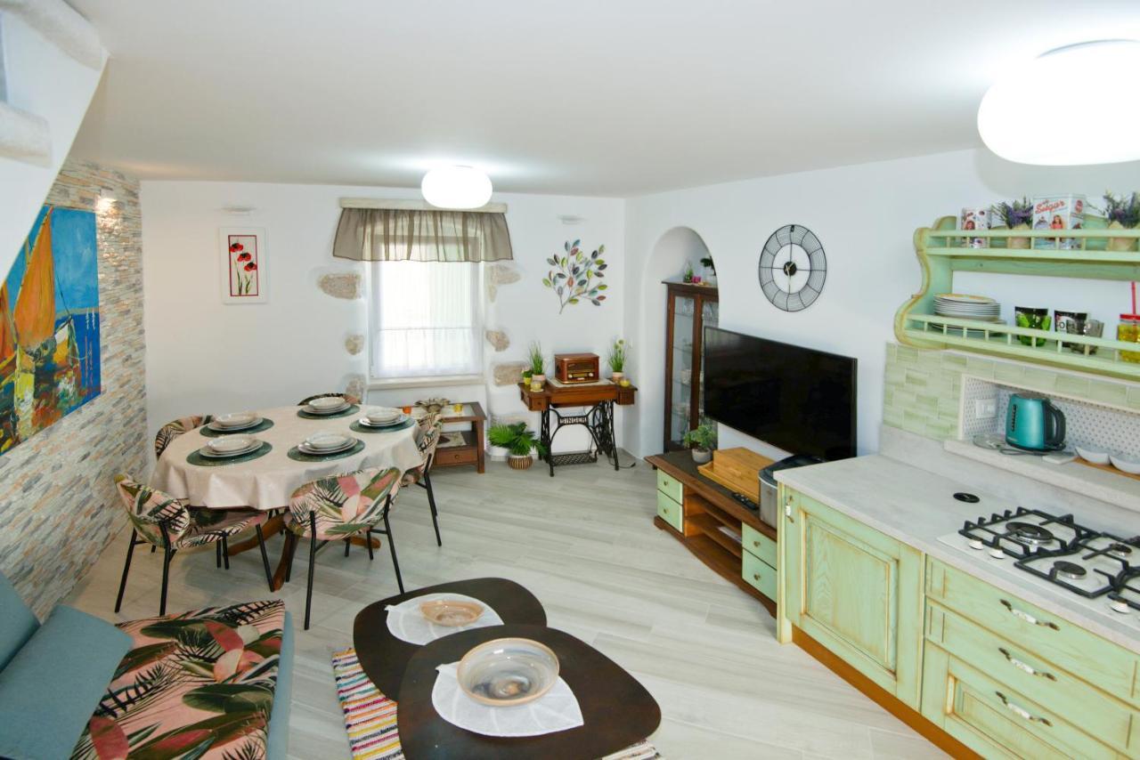 Apartment Sanjin More Antique Башка Екстер'єр фото